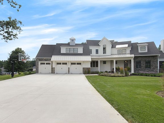 2nd image of 6671 Tara Ct NE
