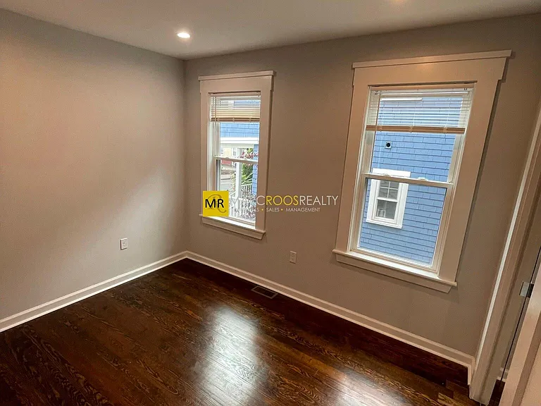 31-33 Raymond Ave #33-3 — Photo 11