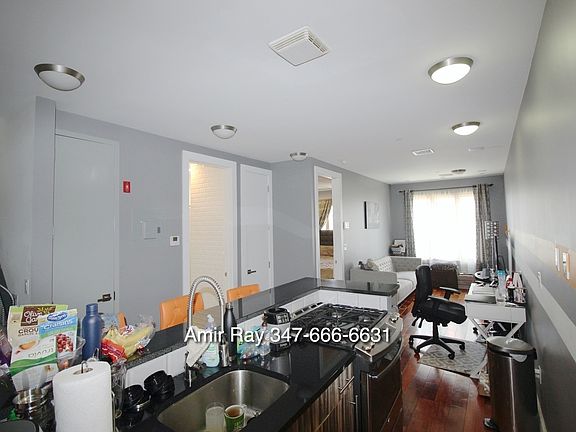 4th image of 327 Herkimer St APT 4R