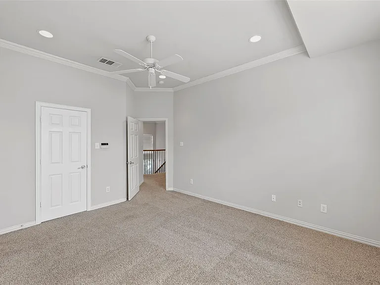 4404 Honfleur Ct — Photo 9