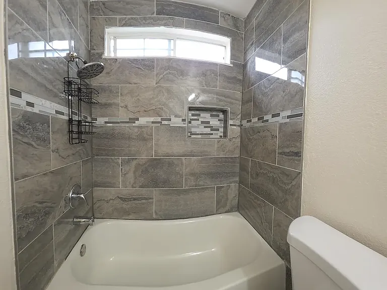 17330 Wabash Ave — Photo 14