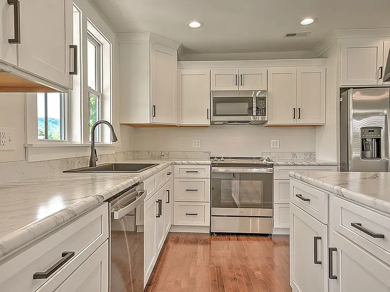 403 Silver Lake Rd — Photo 16