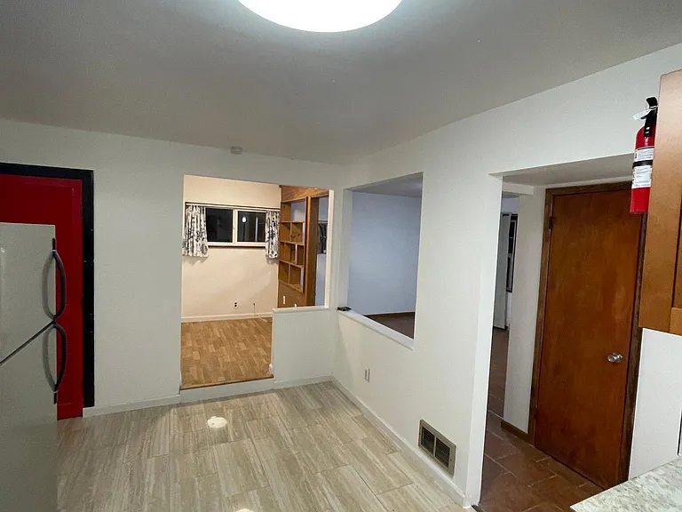 2563 Hearthside Dr — Photo 4