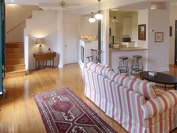 4th image of 1201 Chartres St APT 15