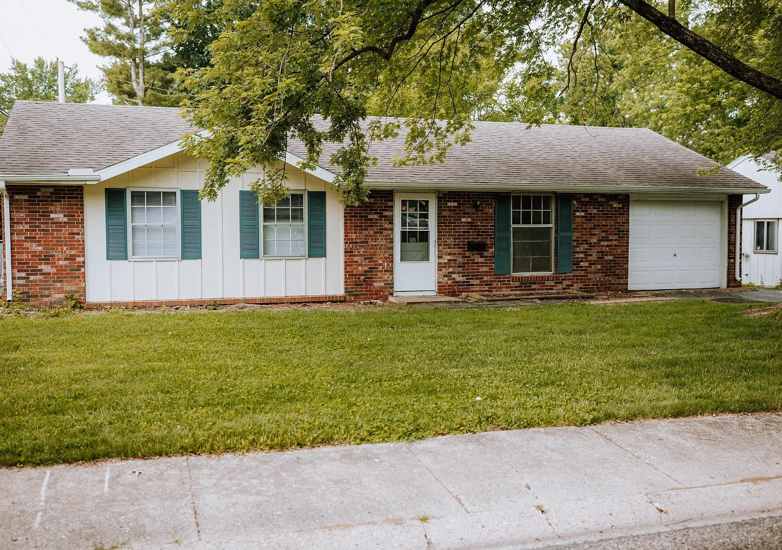 918 Skyline Dr — Photo 1