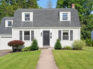 220 Auburn Rd, West Hartford, CT 06119