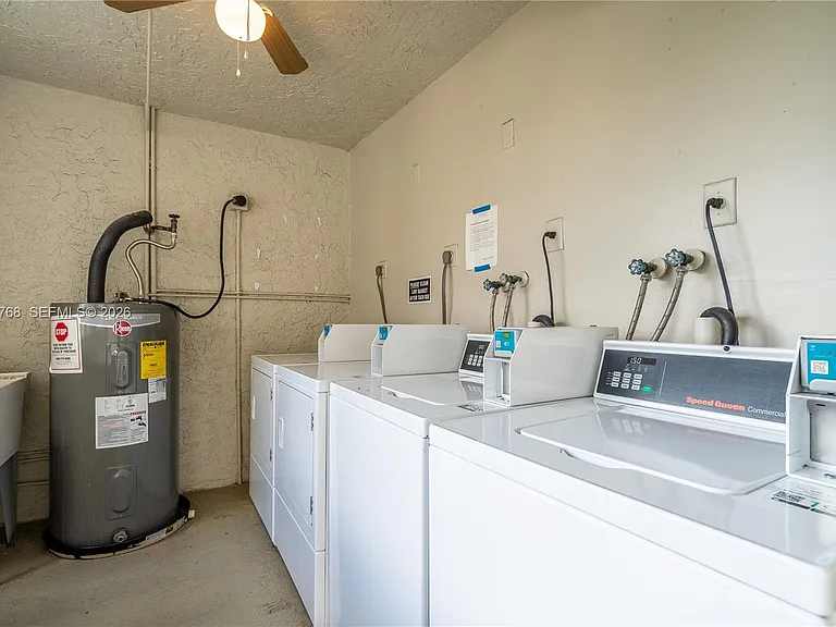 9340 Lagoon Pl #304 — Photo 32