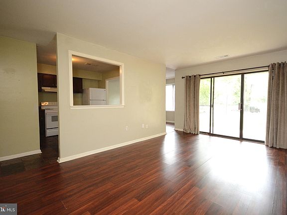 3rd image of 1000 Brinker Dr APT 101