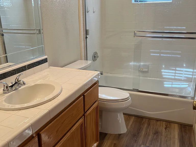258 Hoffman Ave — Photo 7