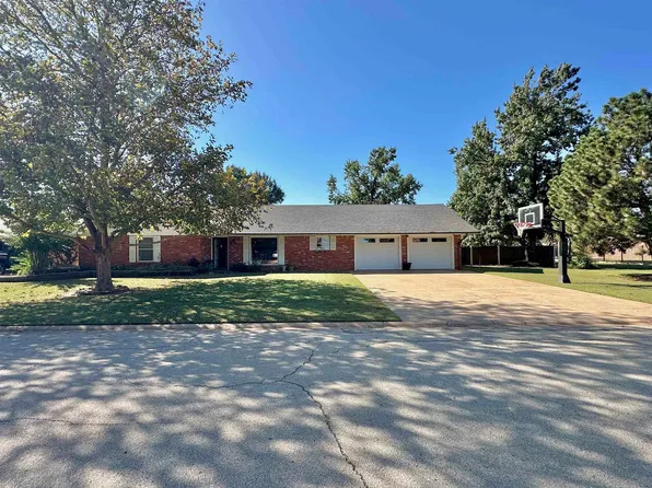 419 E Riverview Dr, Pond Creek, OK 73766