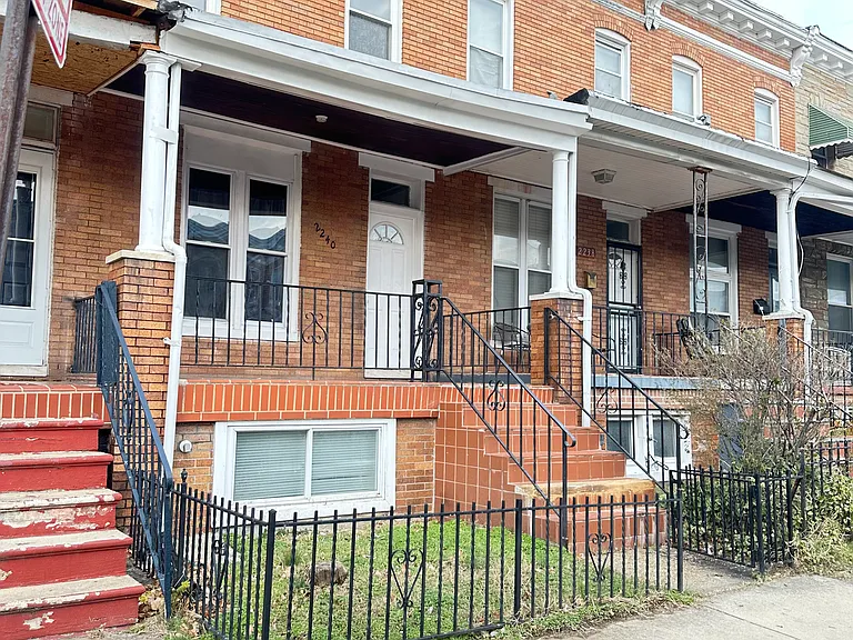 2240 Penrose Ave — Photo 3