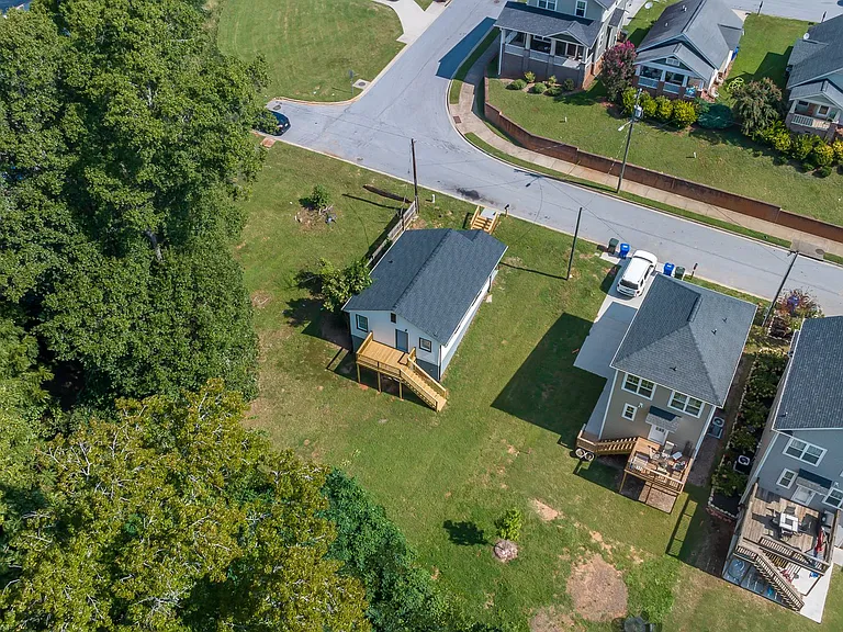 111 Mount Eustis St — Photo 14