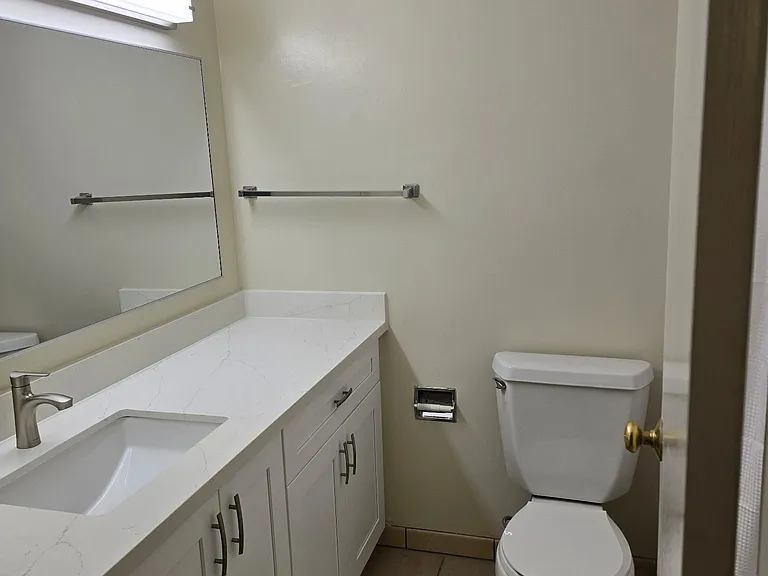 1034 Colorado Ave — Photo 5