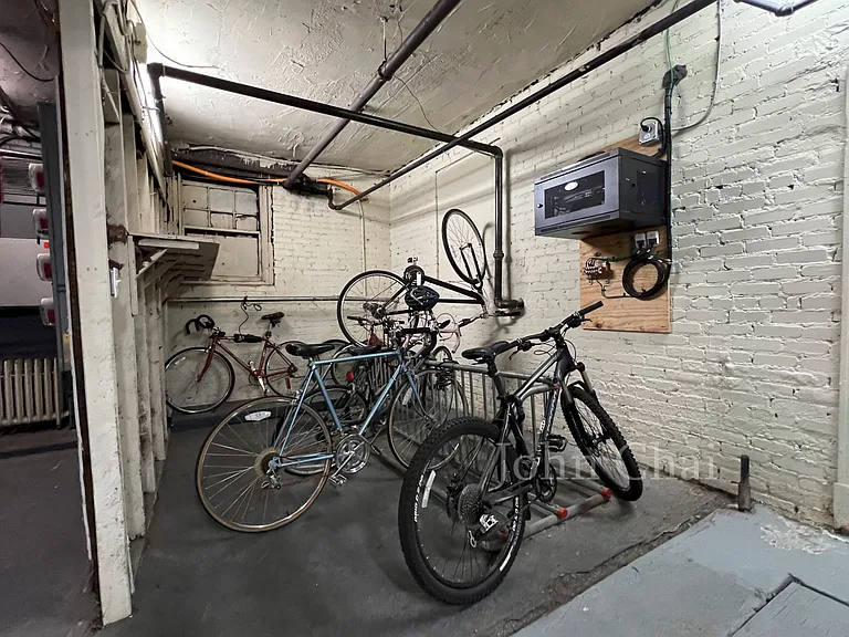 55 Linden St #12 — Photo 30