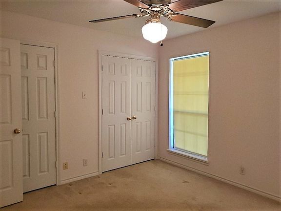 4th image of 120 1st Oak Dr