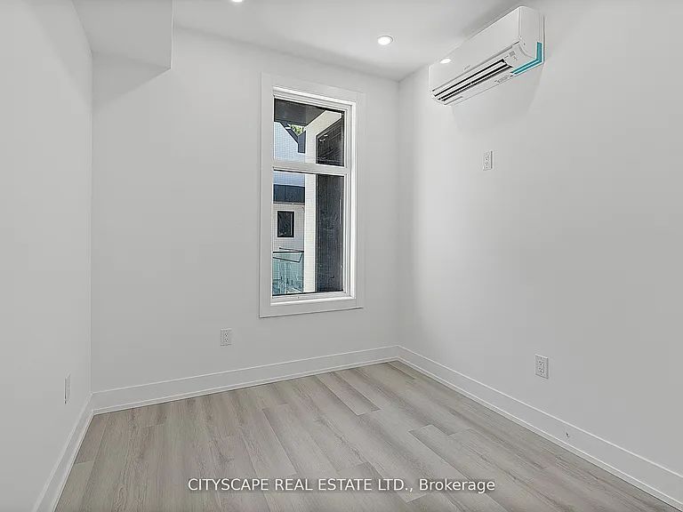 587 Oakwood Ave #2 — Photo 17