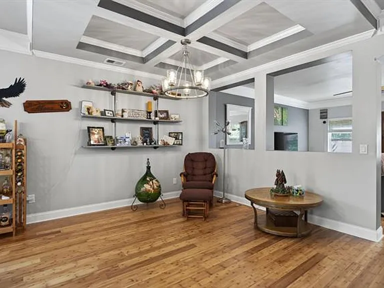 221 Allenbrooke Dr — Photo 3