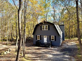 139 Lamplighter Ln, Lackawaxen, PA 18435
