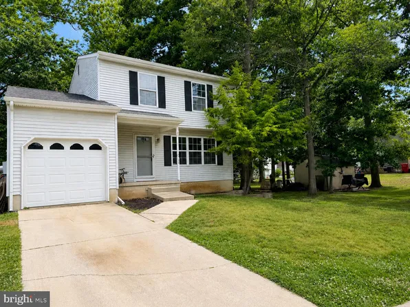 28 Juniper Ave, Somerdale, NJ 08083