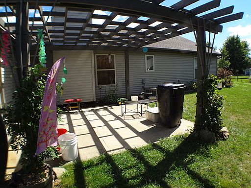 3rd image of 105 Cumberland Ct