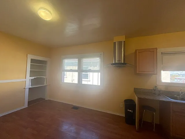 800 53rd Ave — Photo 3
