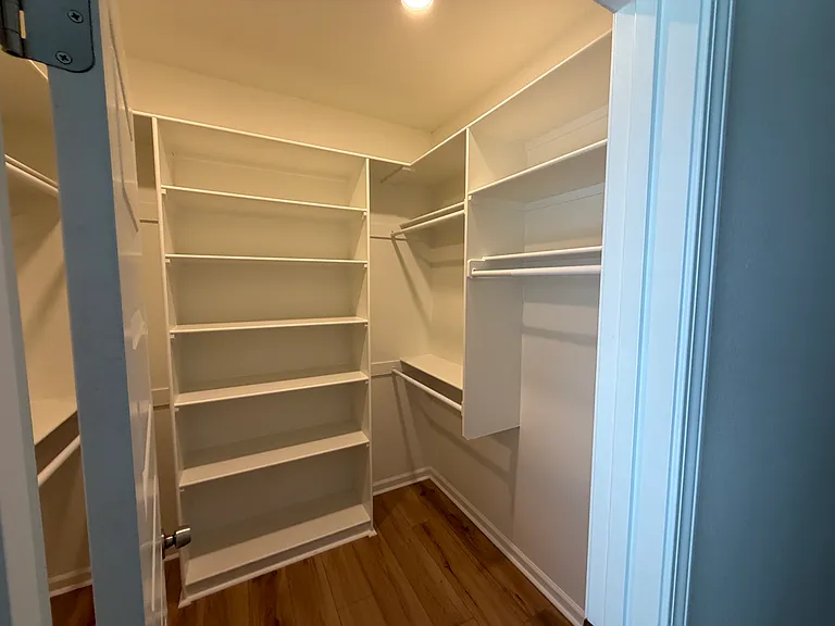 301 NE 2nd St #1 — Photo 15