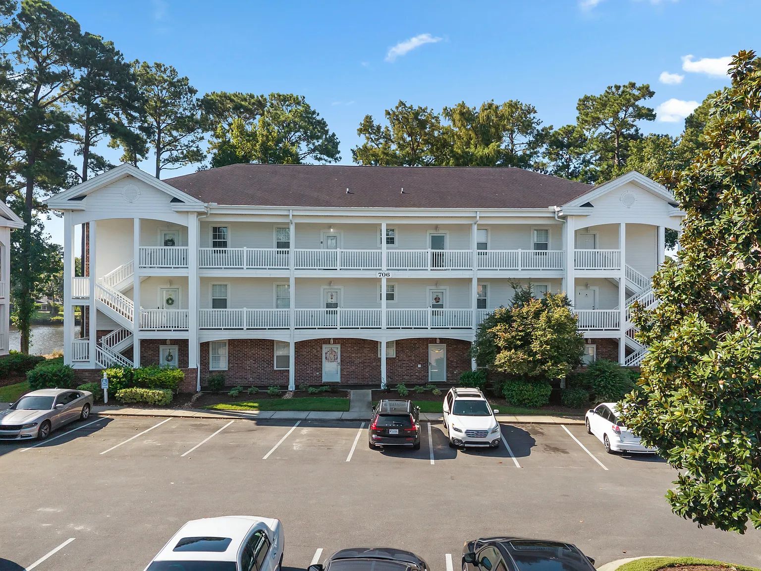 2 bed, 992 sqft, $1,800 — Photo 1
