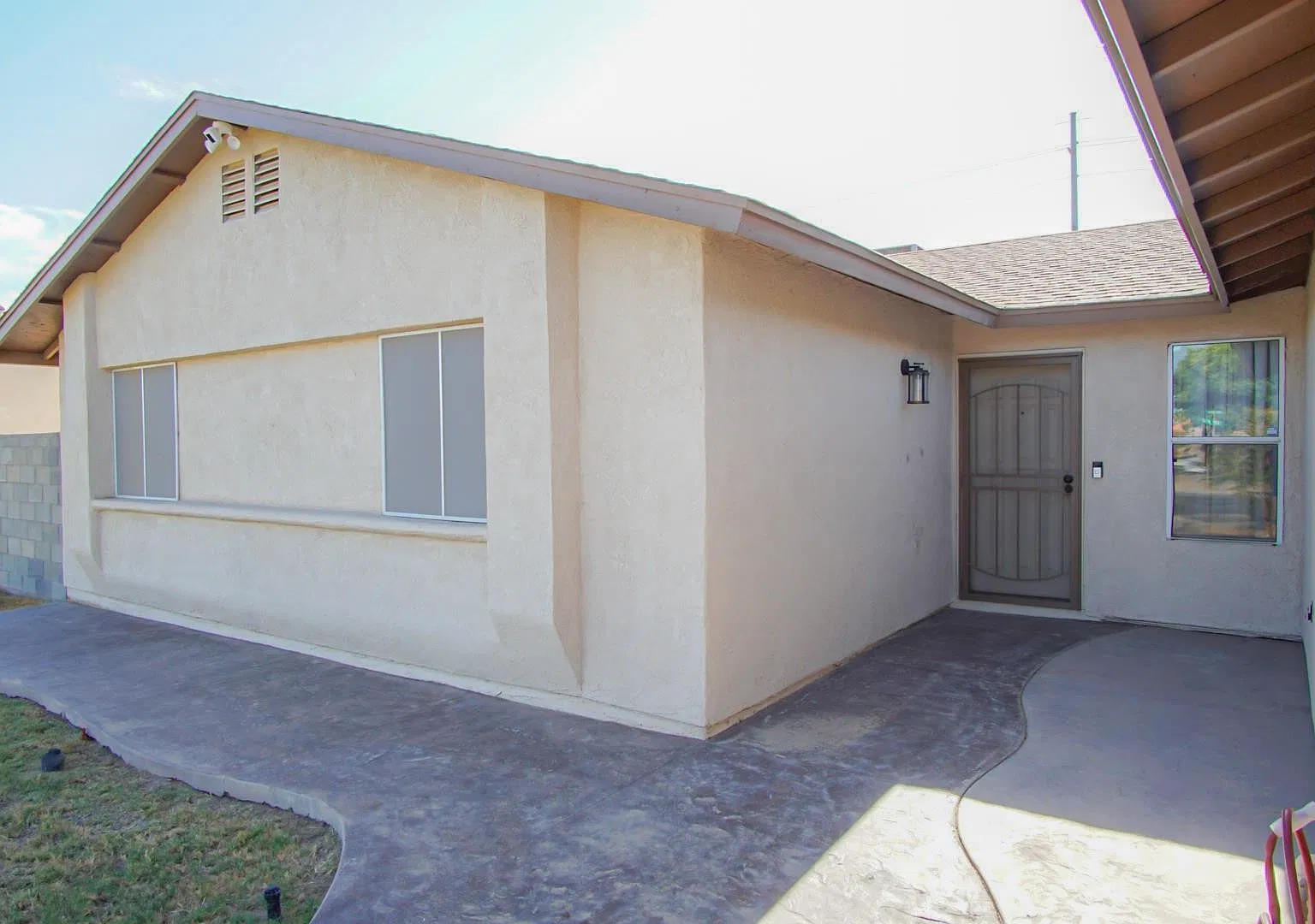 4 bed, 2.0 bath, 1933 sqft, $1,980 — Photo 3