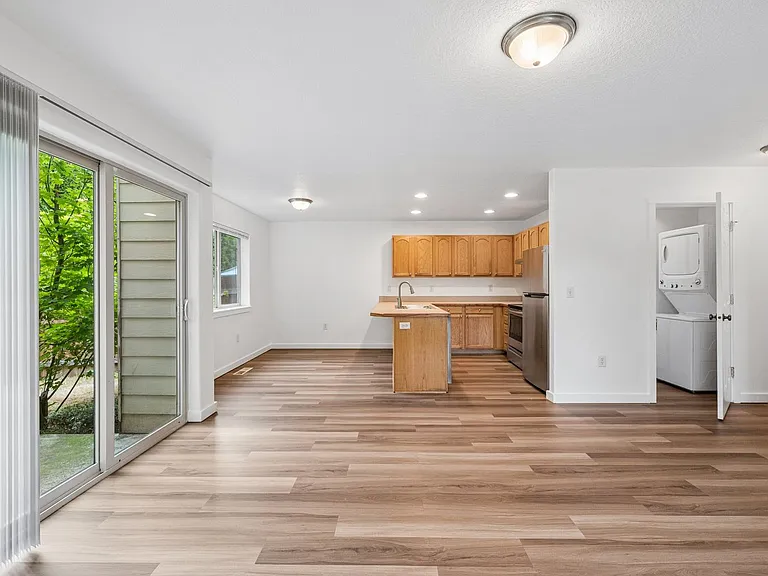 Roberts Court Townhomes — Photo 32