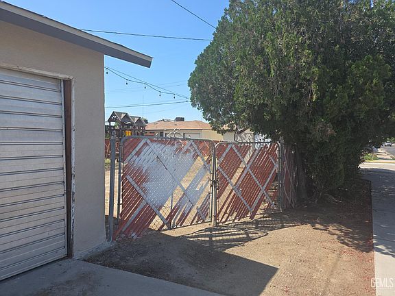5th image of 300 Harlow Ave