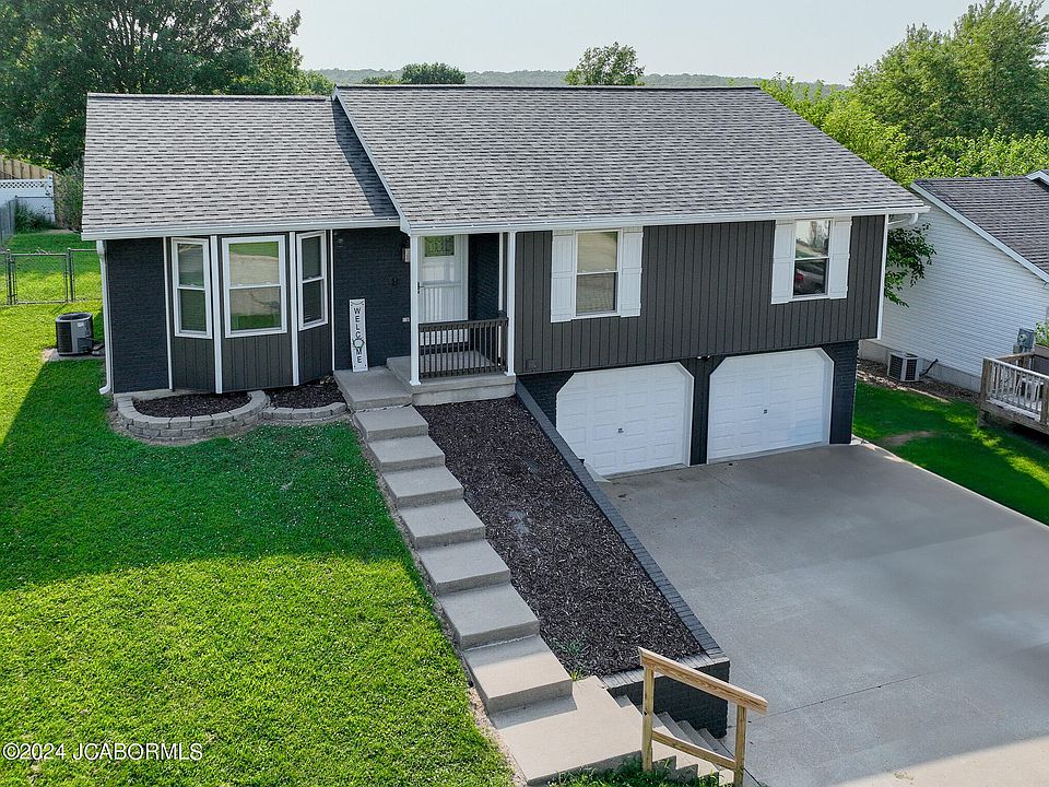 1st image of 737 Kathy Ln