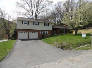 404 Heatherton Dr, Covington, VA 24426