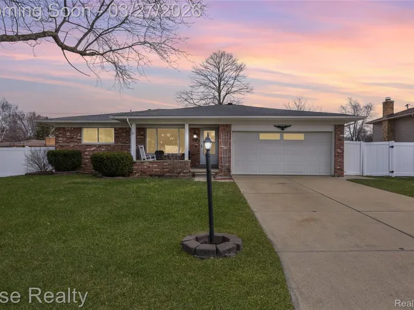 5407 Fairview Dr, Grand Blanc, MI 48439