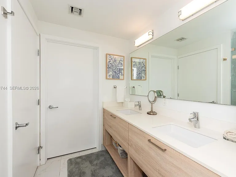 16385 Biscayne Blvd #2304 — Photo 17