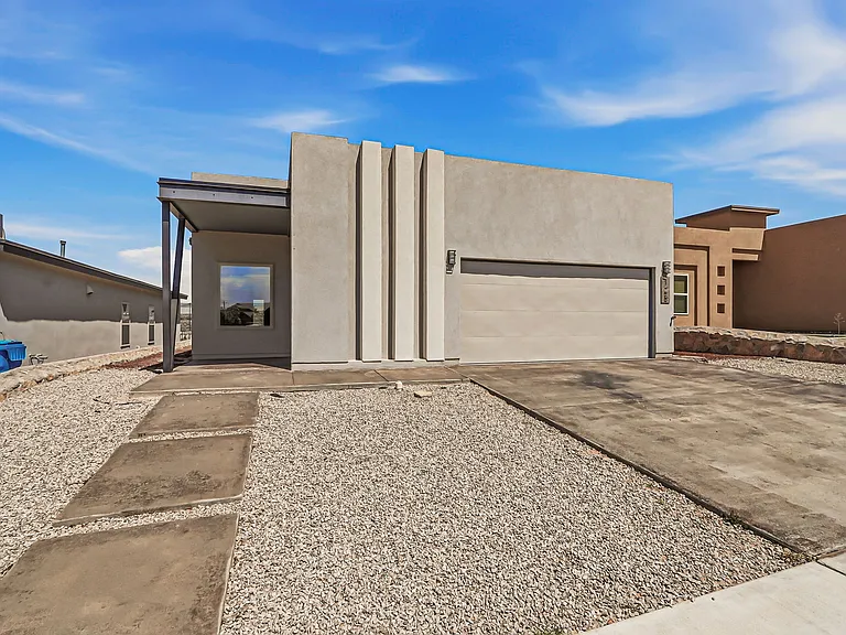 125 Via Rojas Dr — Photo 3
