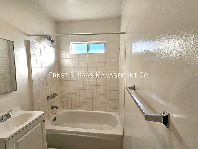 1145 Linden Ave — Photo 11
