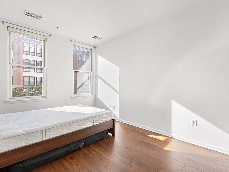 1100 Adams St #313 — Photo 10
