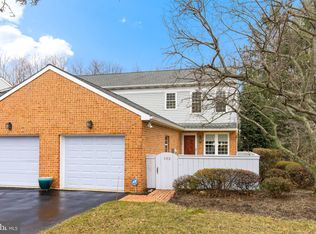 182 Treetops Dr, Lancaster, PA
