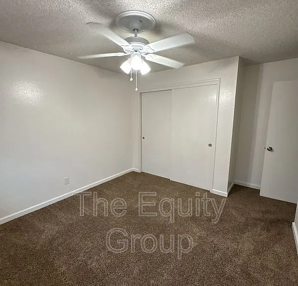 907 S Demaree St — Photo 12