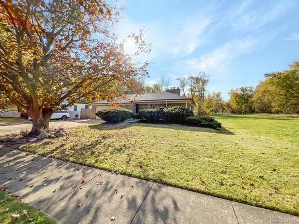 27475 Annapolis Rd, Westland, MI 48186