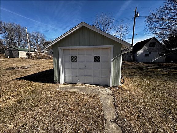 4th image of 133 S Mulberry St