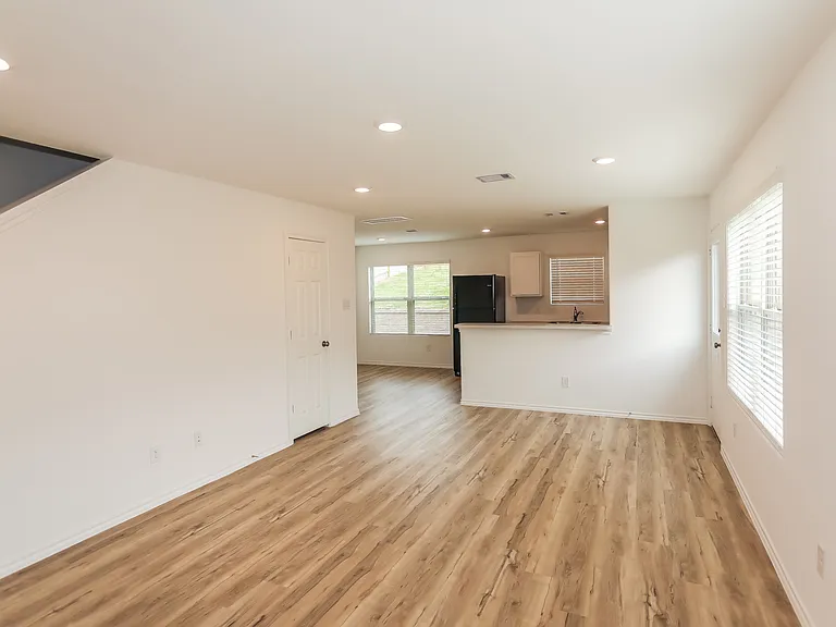 11106 N Lake Mist Ln — Photo 2