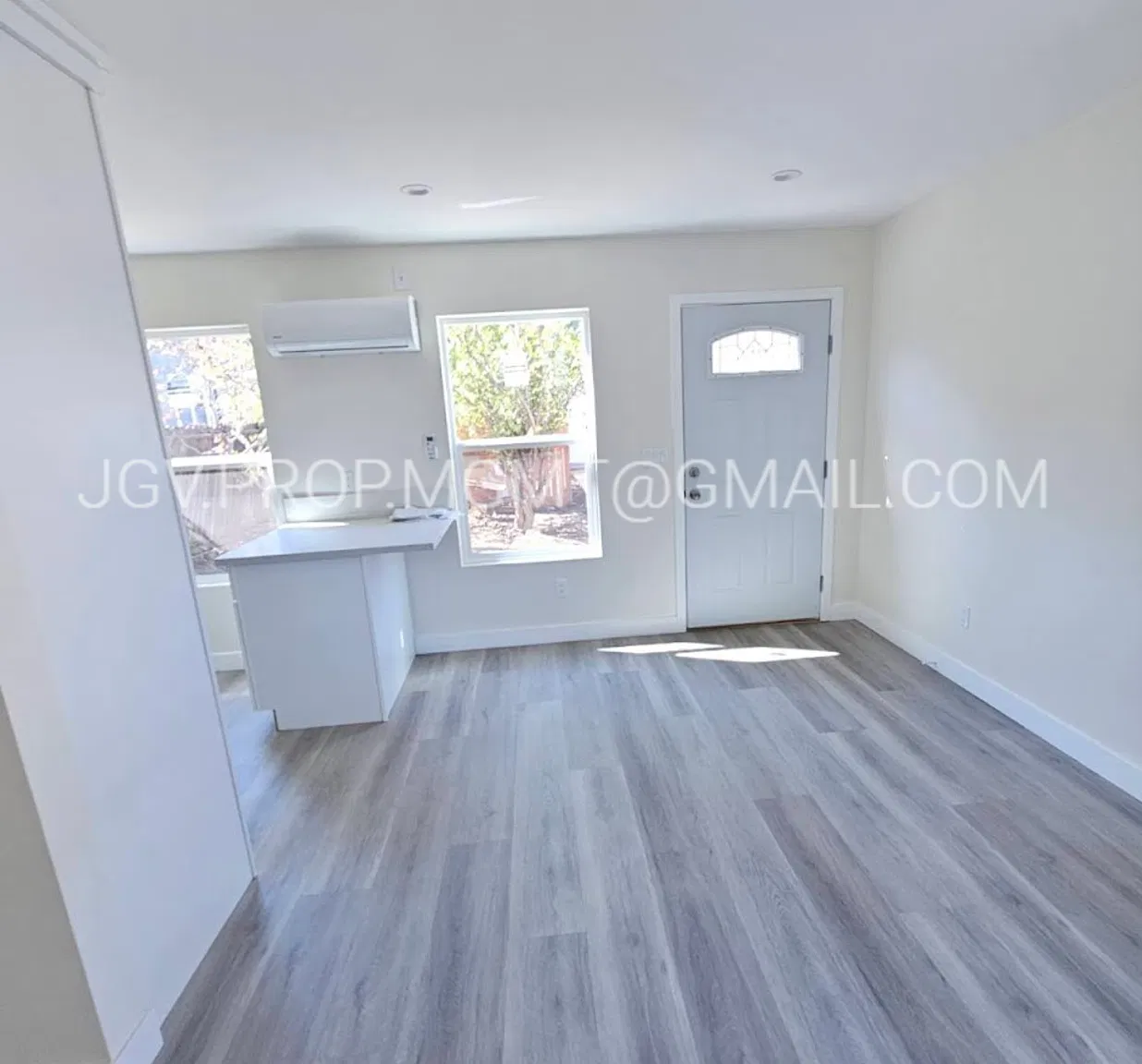 1025 South Victoria Avenue, Unit D — Photo 3