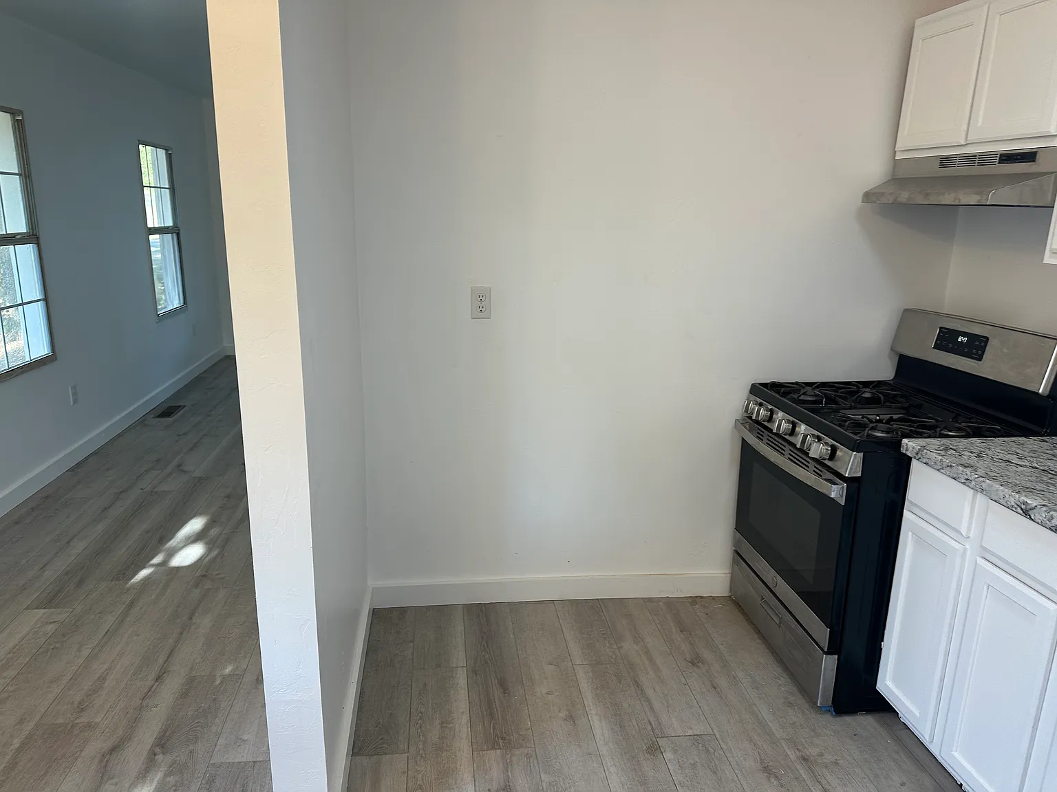 2 bed, 756 sqft, $900 — Photo 3