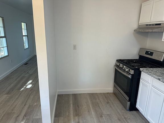 4th image of 8017 NE 26th St