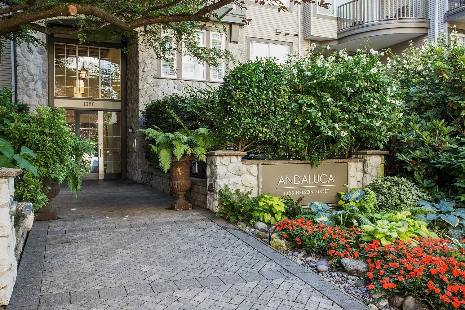 1388 Nelson St #304 photo 1