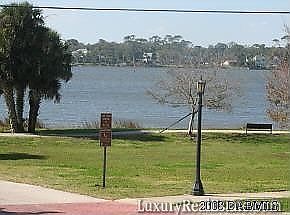 5th image of 1 John Anderson Dr #1190
