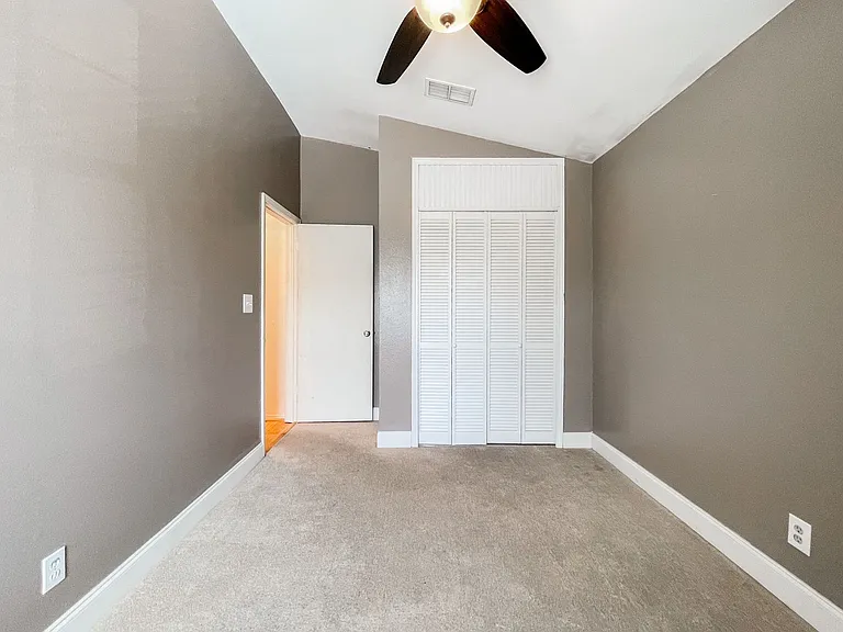 601 E Burgess Rd #E4 — Photo 11