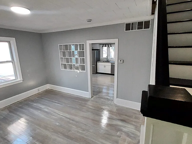 109 E Linden Ave — Photo 5