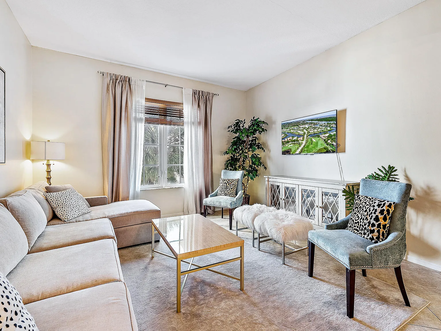 2 bed, 1.0 bath, 968 sqft, $2,800 — Photo 2